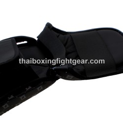 Fairtex SP5 Muay Thai/MMA Competition Shinguards, Leather Black | Fairtex